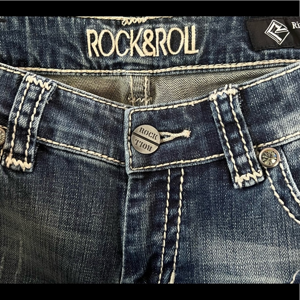 *SOLD* Rock & Roll Cowgirl Rival Low Rise Bootcut Jeans - Picture 4 of 9